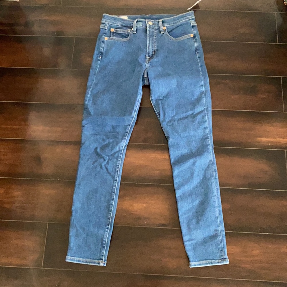 NWT Gap True Skinny High Rise Medium Wash Jeans